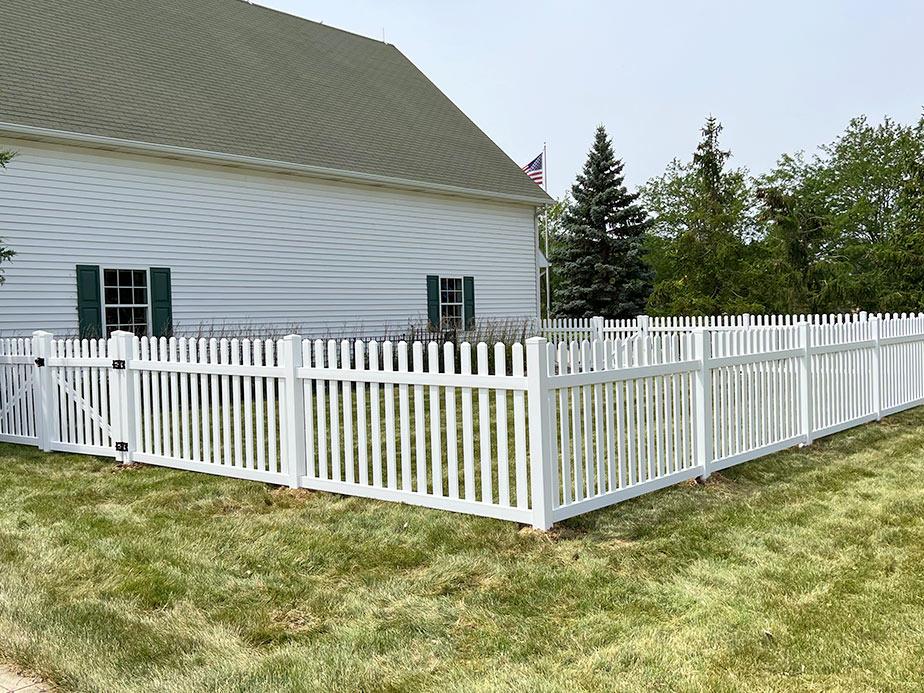 vinyl fence Columbia City Indiana