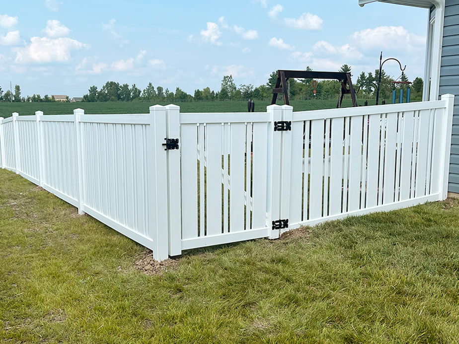 Huntertown Indiana residential and commercial fencing